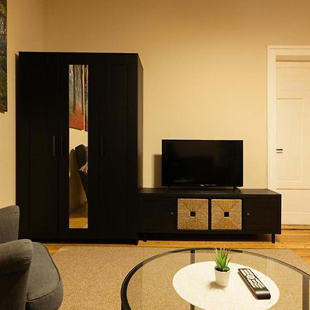 Chic Apartment In Historical City Center Тимишоара Экстерьер фото