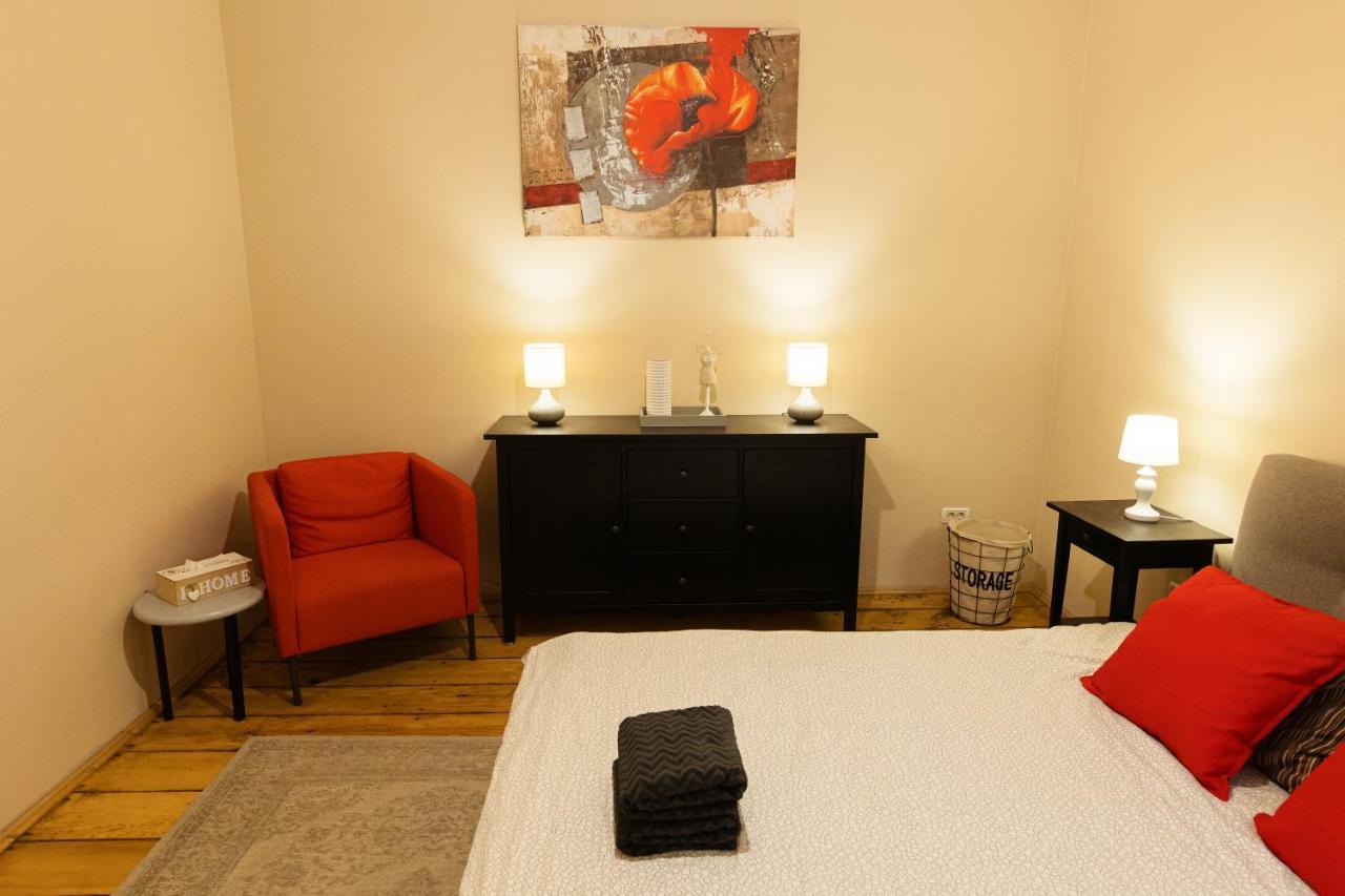 Chic Apartment In Historical City Center Тимишоара Экстерьер фото