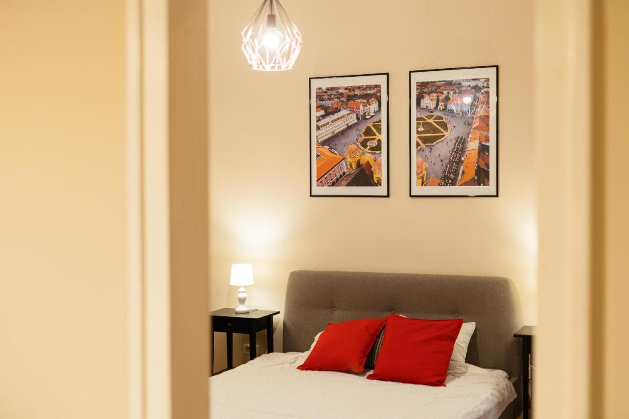 Chic Apartment In Historical City Center Тимишоара Экстерьер фото