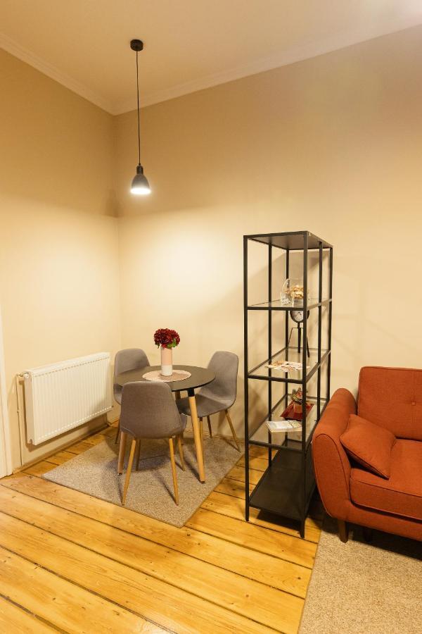 Chic Apartment In Historical City Center Тимишоара Экстерьер фото