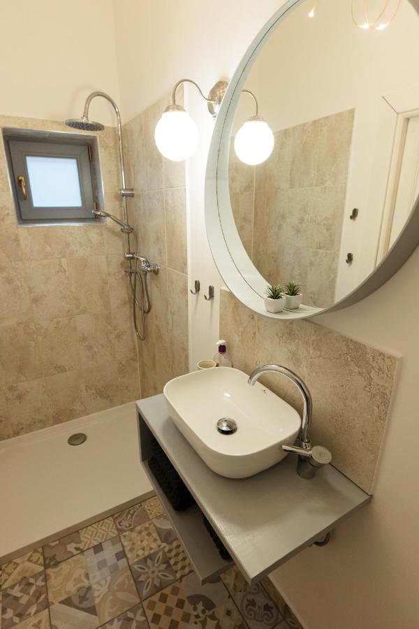Chic Apartment In Historical City Center Тимишоара Экстерьер фото